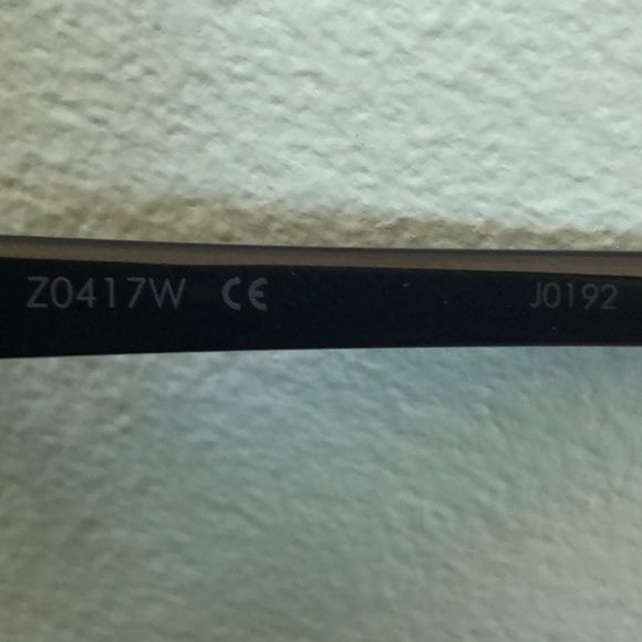 Louis Vuitton DAPHNE Polarized Sunglasses - Picture 8 of 11